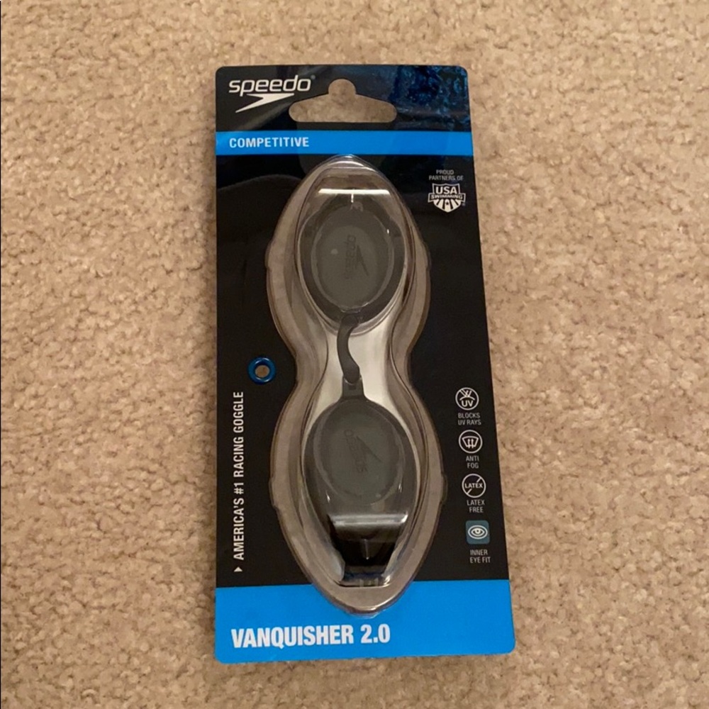 NWT Speedo Vanquishers 2.0